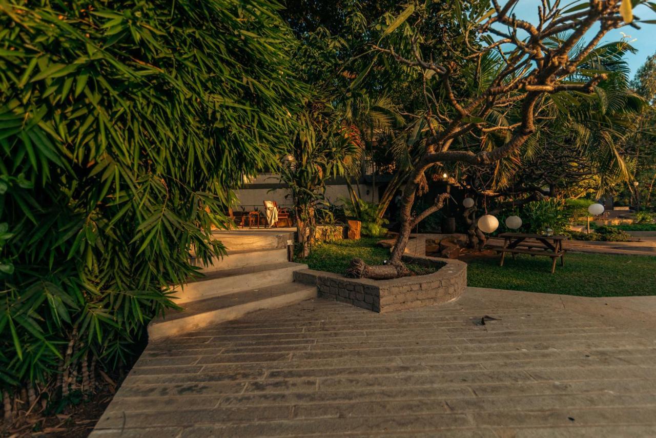 The Lighthouse - Formerly Known As Utan Sea Resort Thane Eksteriør bilde