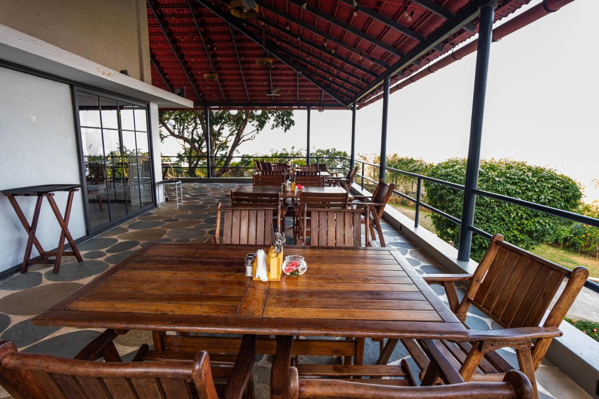The Lighthouse - Formerly Known As Utan Sea Resort Thane Eksteriør bilde